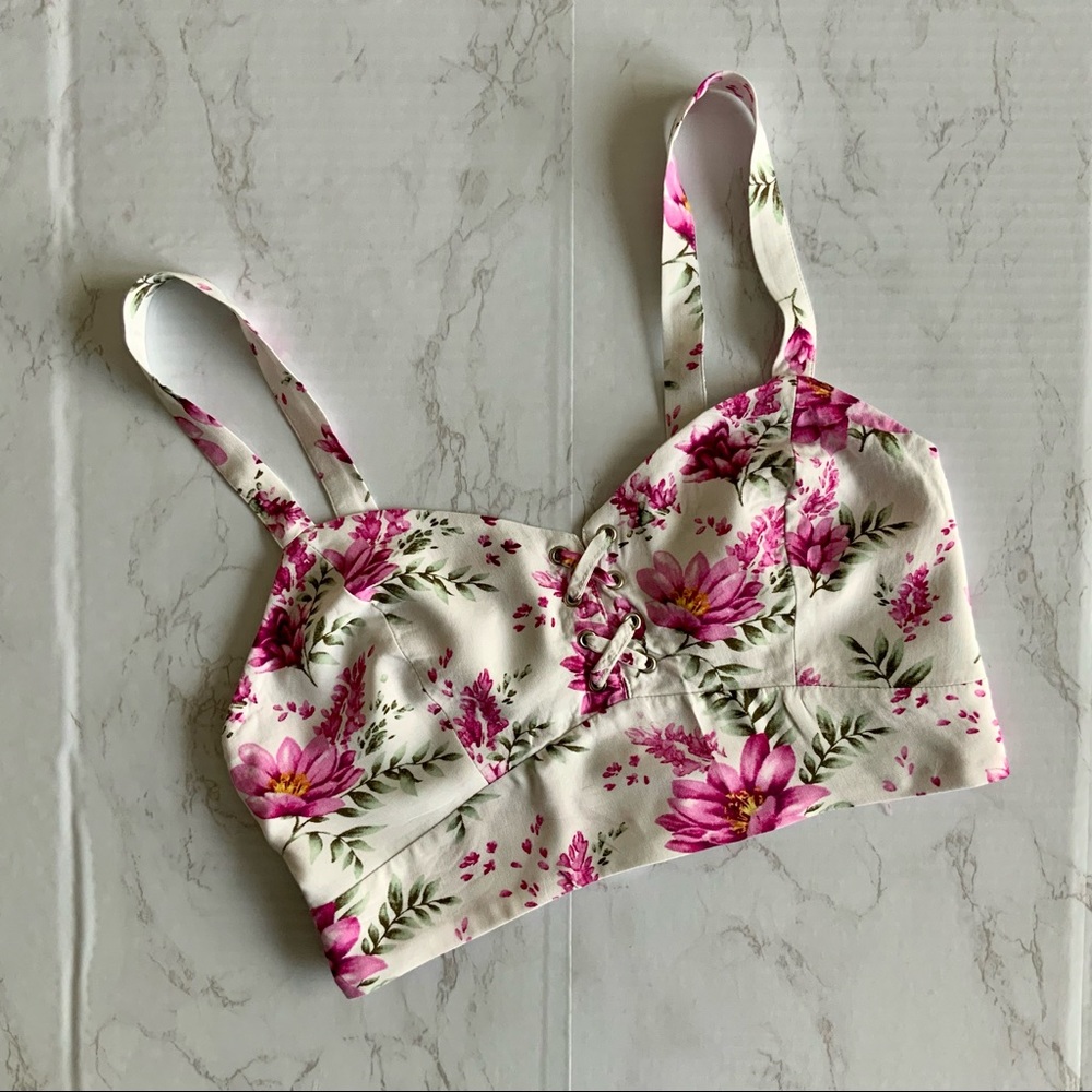 Thick Strap White Lattice Front Crop Top w/ Pink Flowers - Forever 21 S